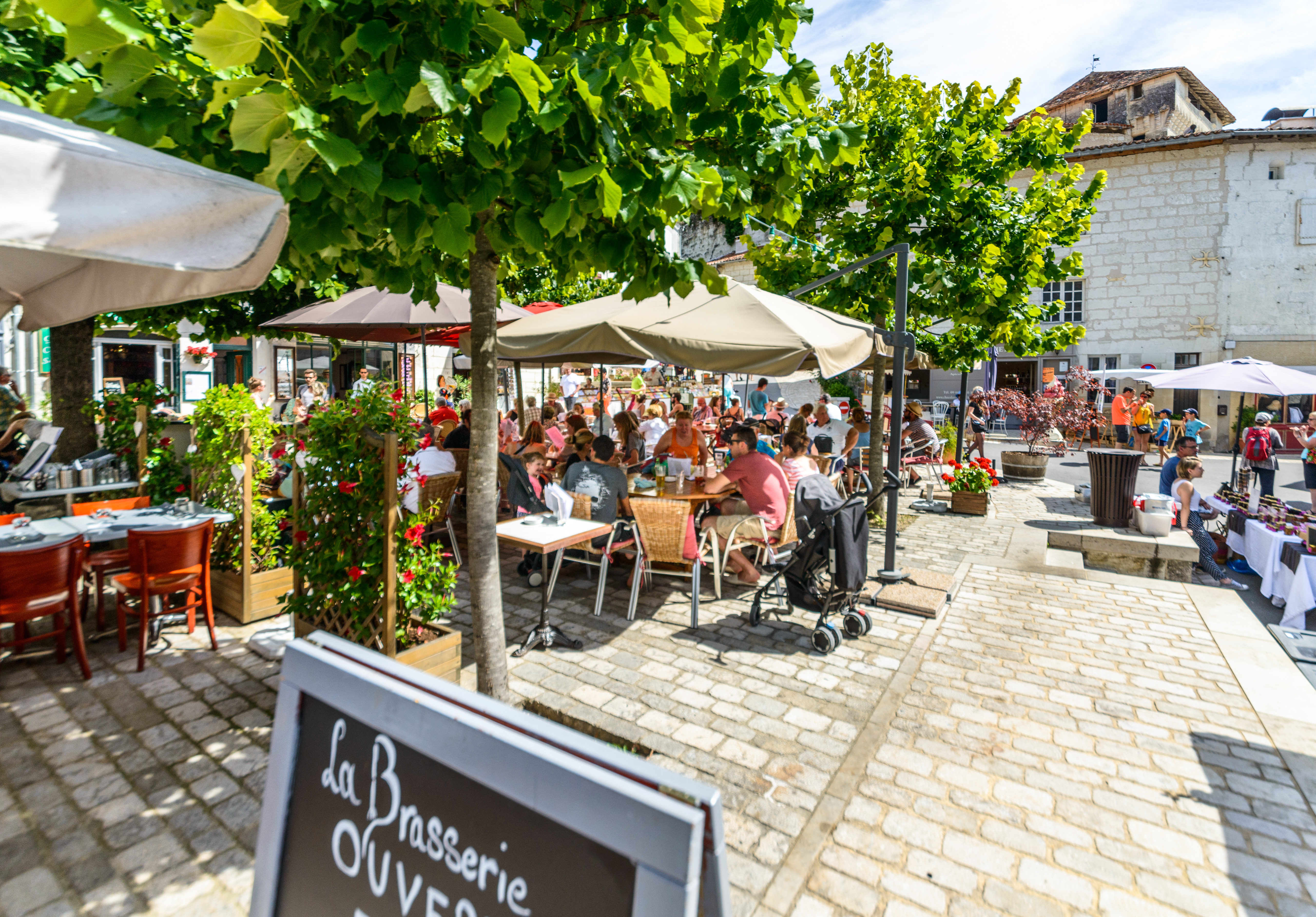 Find Your Restaurant In Charentes Where To Eat On The